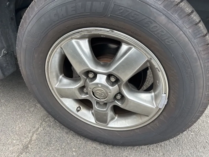 2006 Toyota Land Cruiser Base photo 1