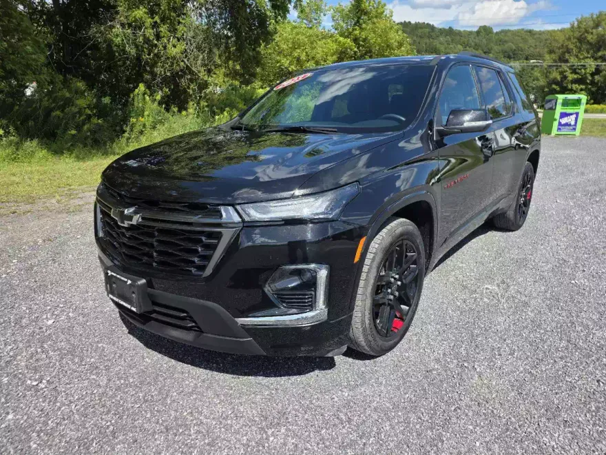 2023 Chevrolet Traverse Premier photo 1