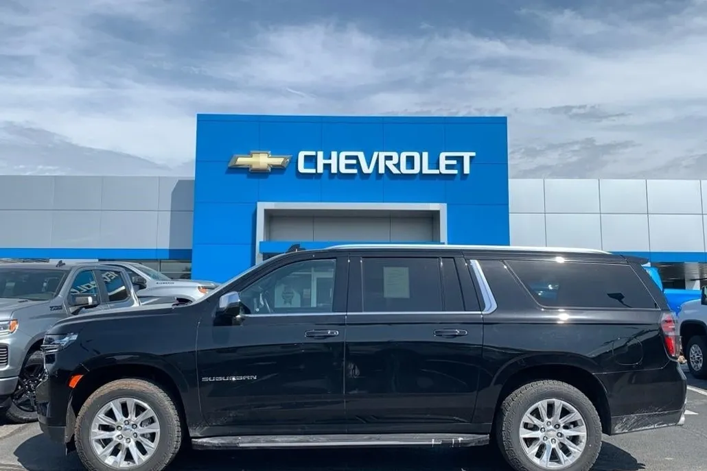 2024 Chevrolet Suburban Premier photo 1