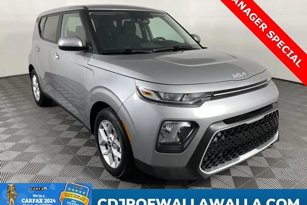 2022 Kia Soul LX photo 1