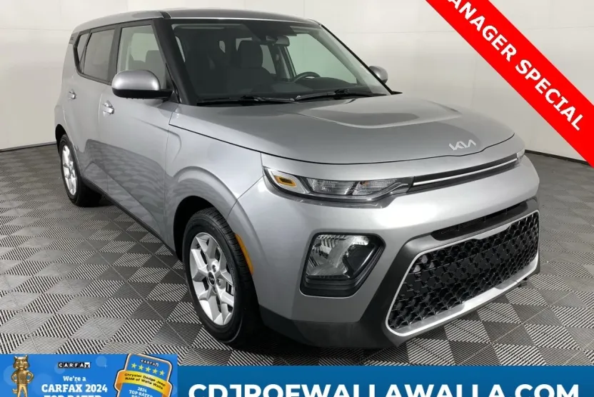 2022 Kia Soul LX photo 1