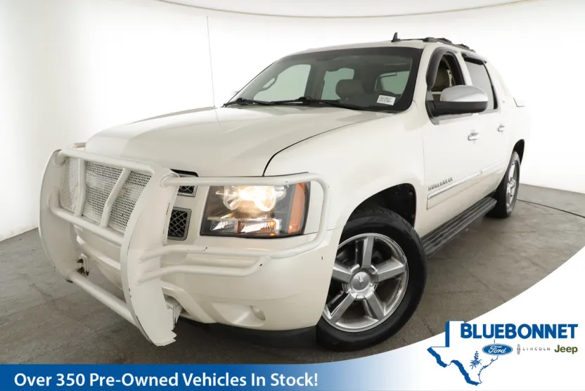 2012 Chevrolet Avalanche LTZ photo 1