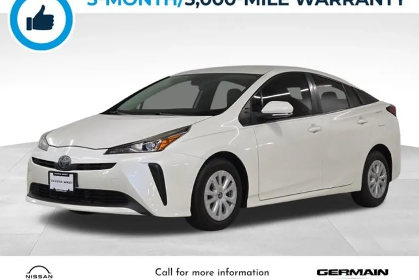 2019 Toyota Prius L photo 1