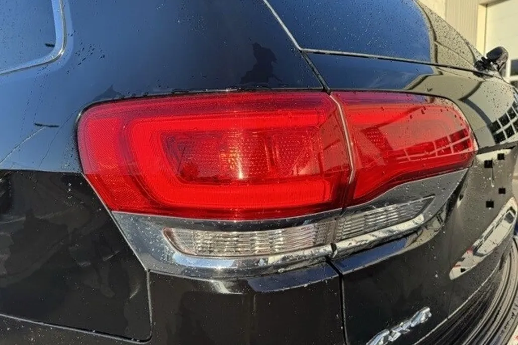 2019 Jeep Grand Cherokee Overland photo 1