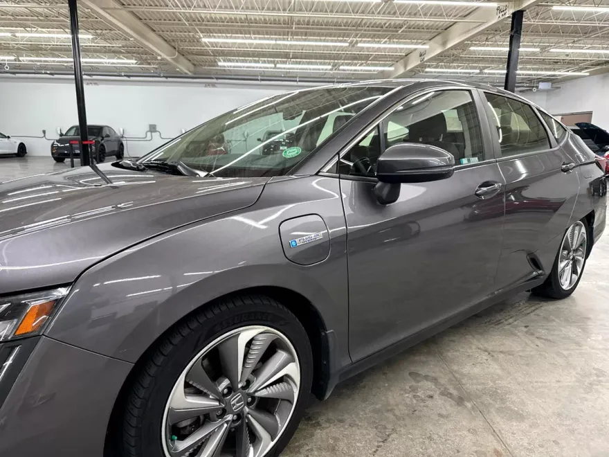 2018 Honda Clarity Plug-In Hybrid photo 1