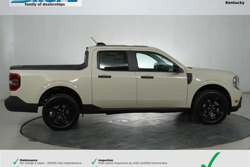 2025 Ford Maverick XLT photo 1