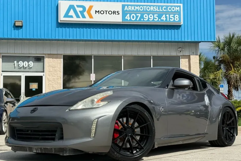 2015 Nissan 370Z Sport photo 1