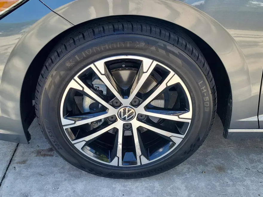 2022 Volkswagen Jetta 1.5T Sport photo 1