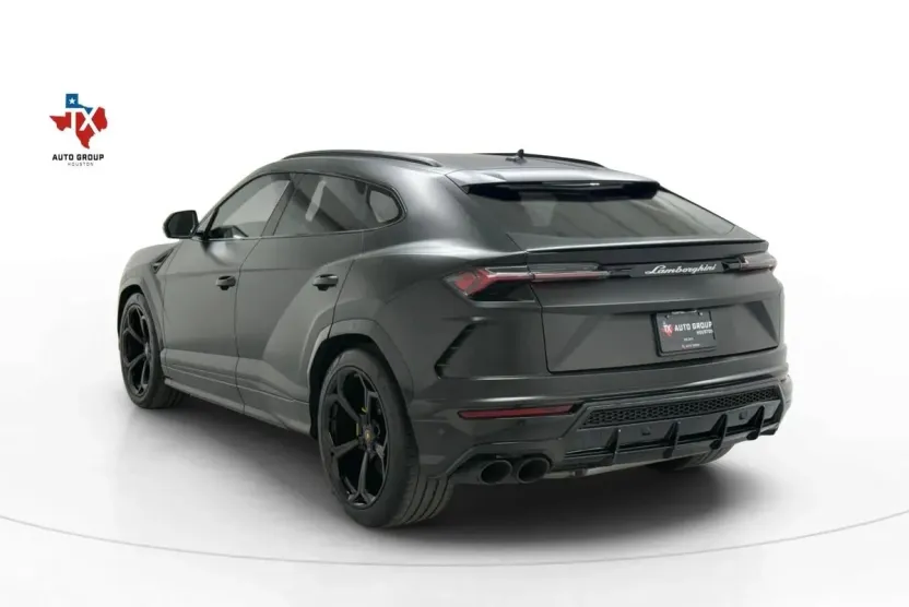 2020 Lamborghini Urus photo 1