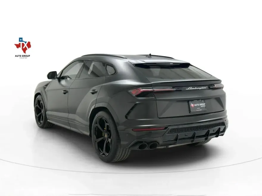 2020 Lamborghini Urus photo 1