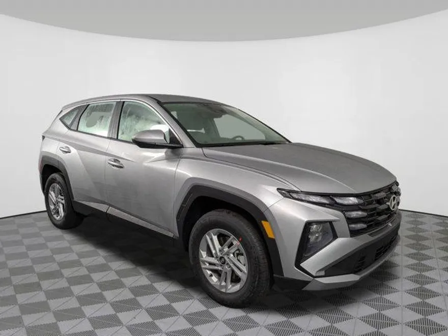 2025 Hyundai Tucson SE photo 1
