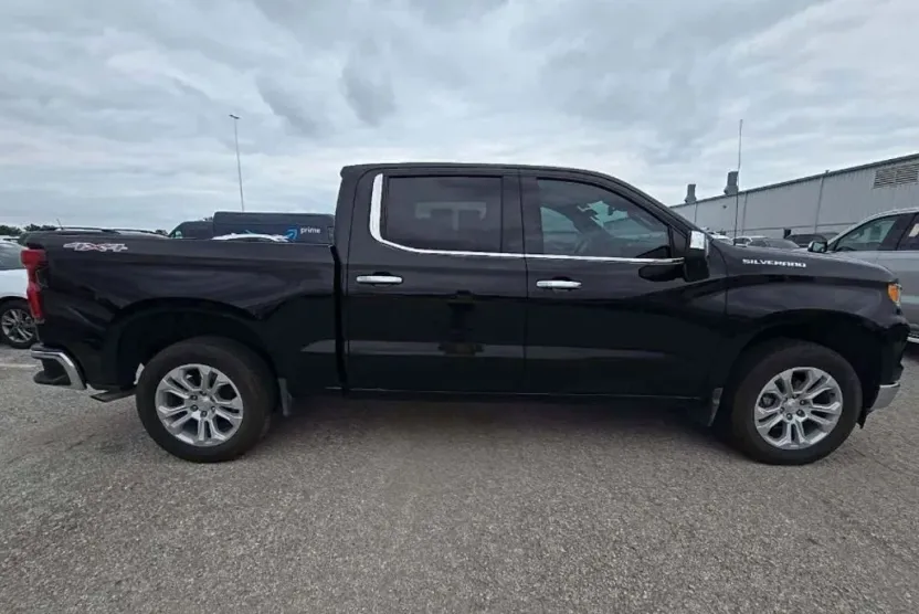2023 Chevrolet Silverado 1500 LTZ photo 1