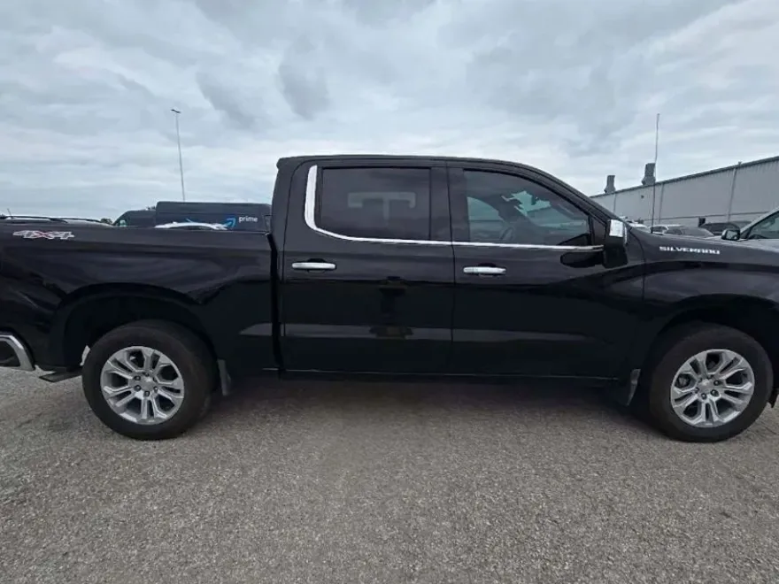 2023 Chevrolet Silverado 1500 LTZ photo 1
