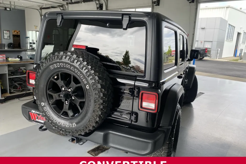 2021 Jeep Wrangler Unlimited Willys photo 1