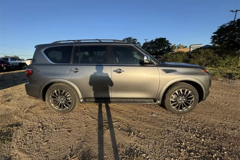 2024 Nissan Armada photo 1