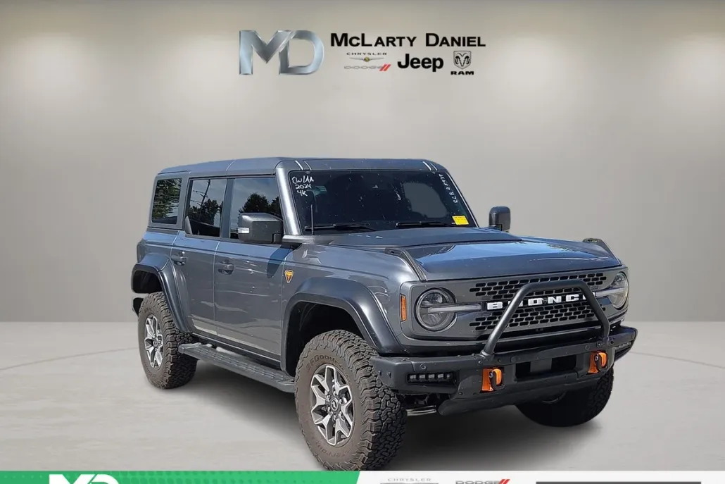 2024 Ford Bronco Badlands photo 1