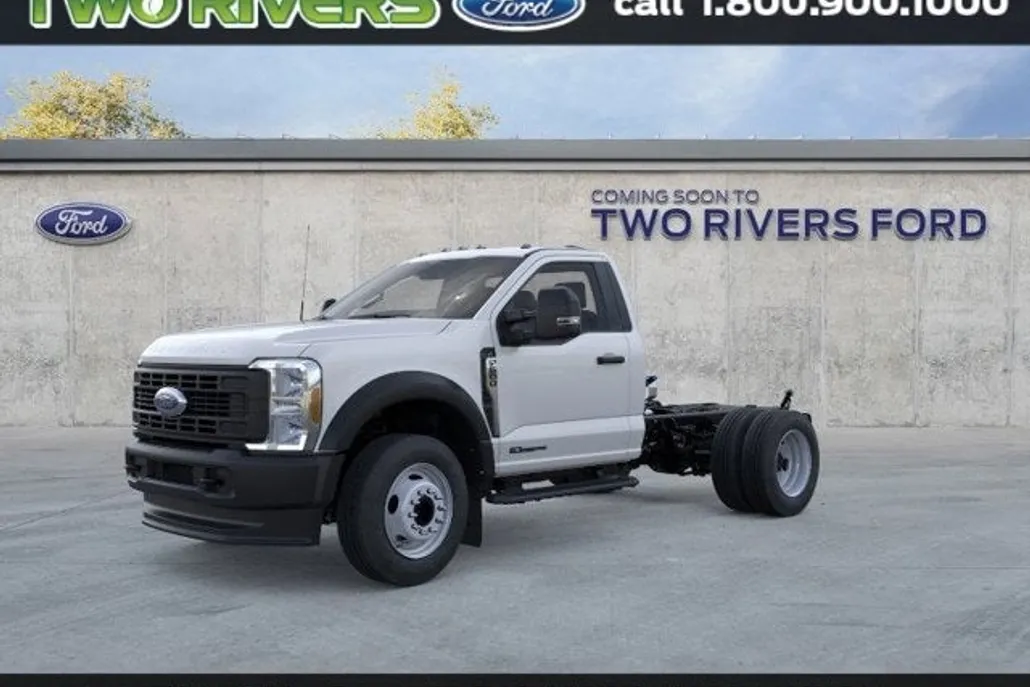 2025 Ford F-600 photo 1