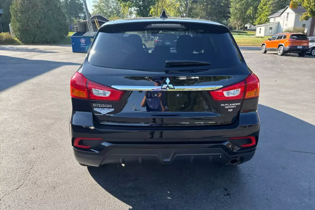 2019 Mitsubishi Outlander Sport SE photo 1