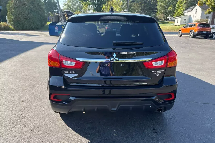 2019 Mitsubishi Outlander Sport SE photo 1