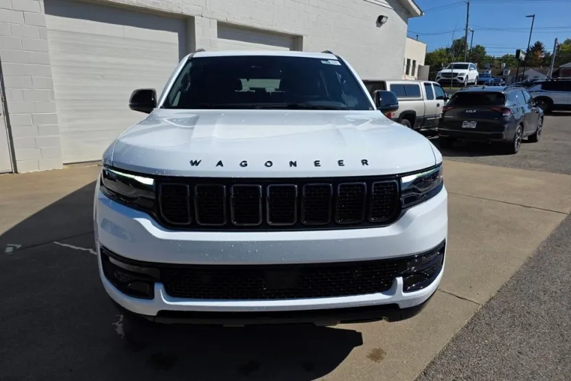 2025 Jeep Wagoneer Series II photo 1