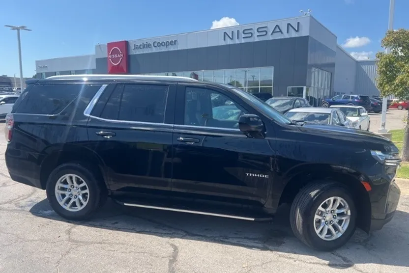 2024 Chevrolet Tahoe LT photo 1