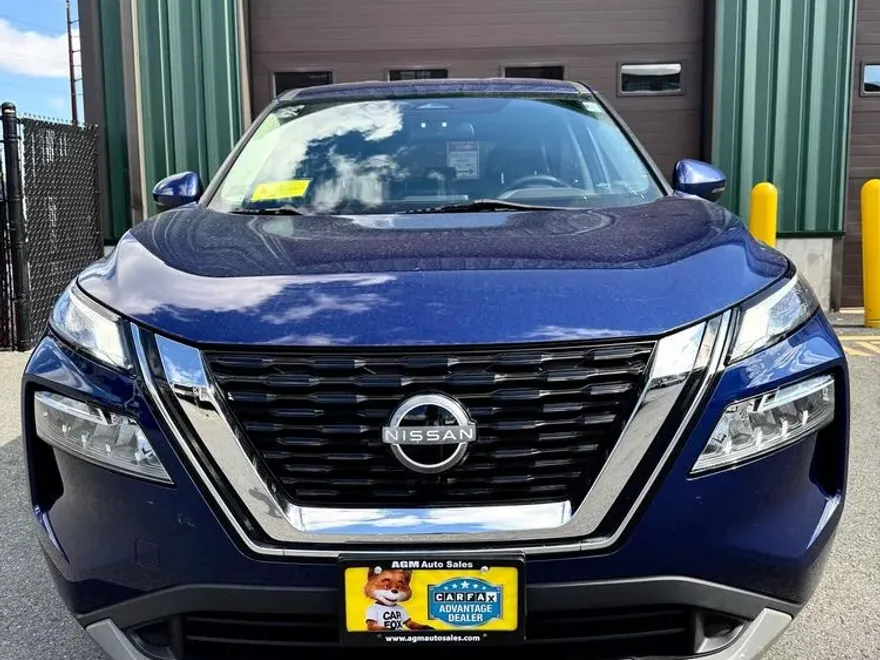 2022 Nissan Rogue SV AWD photo 1