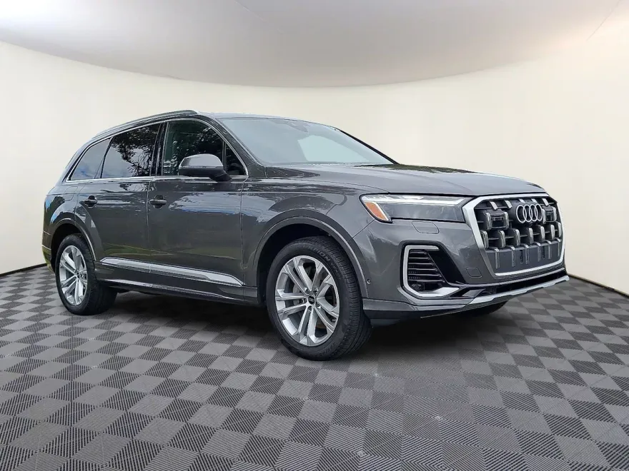 2025 Audi Q7 55 Premium Plus photo 1