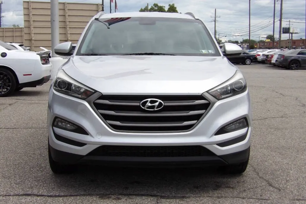 2016 Hyundai Tucson SE photo 1
