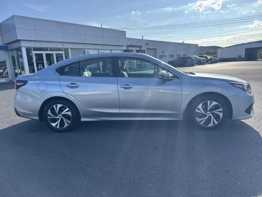 2022 Subaru Legacy Premium photo 1
