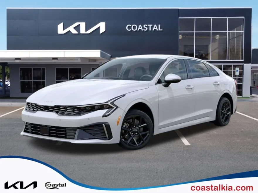 2025 Kia K5 LXS photo 1