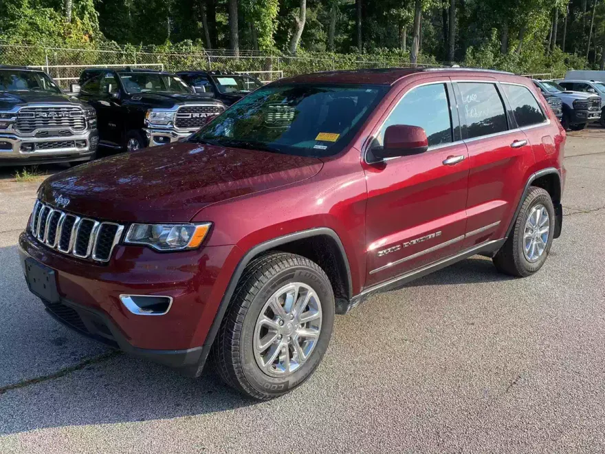 2022 Jeep Cherokee Laredo photo 1