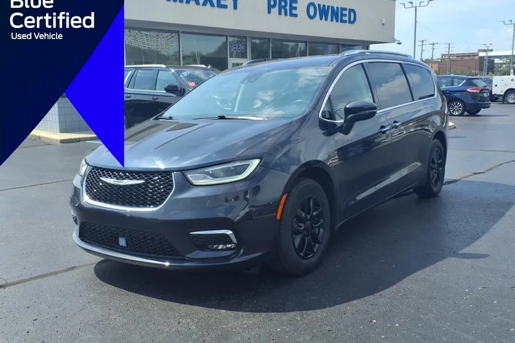 2021 Chrysler Pacifica Touring L photo 1