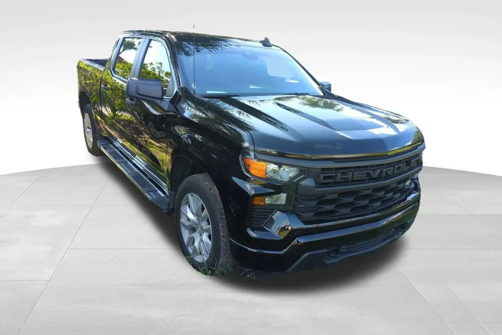 2023 Chevrolet Silverado 1500 Custom photo 1