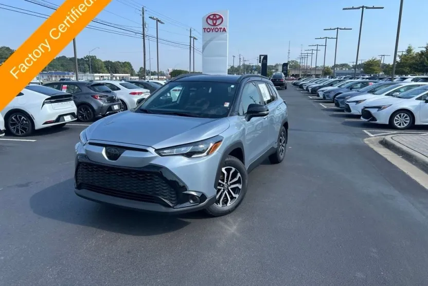 2024 Toyota Corolla Cross Hybrid SE photo 1