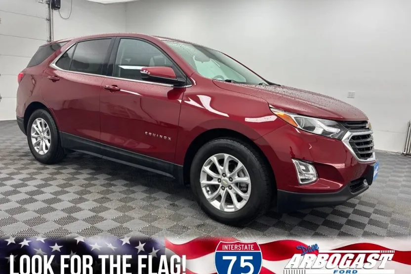 2019 Chevrolet Equinox LT photo 1