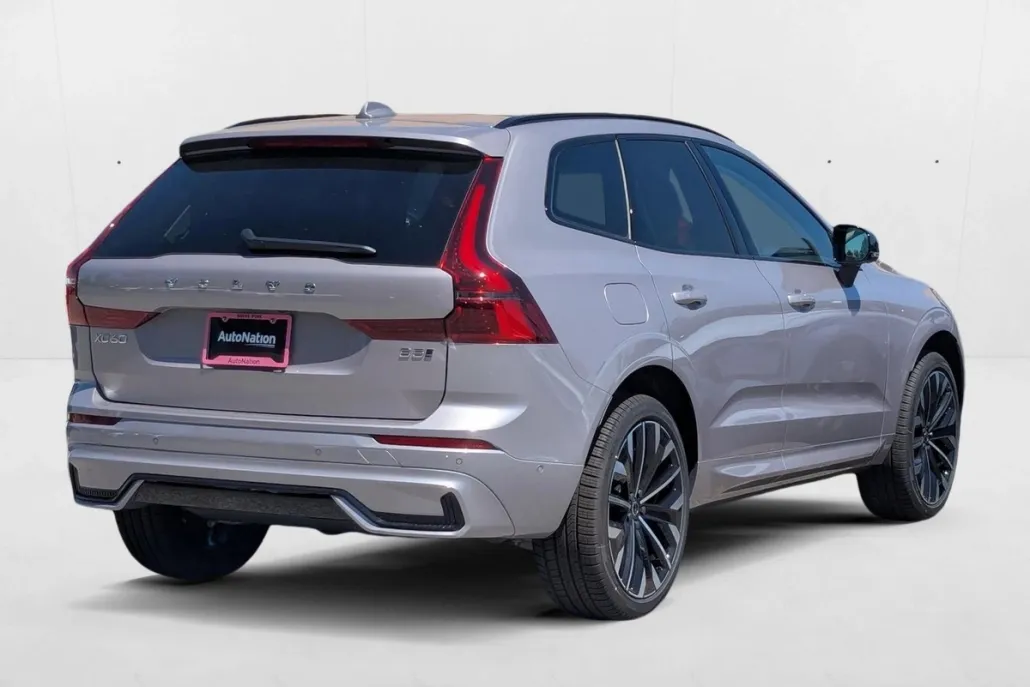 2026 Volvo XC60 photo 1