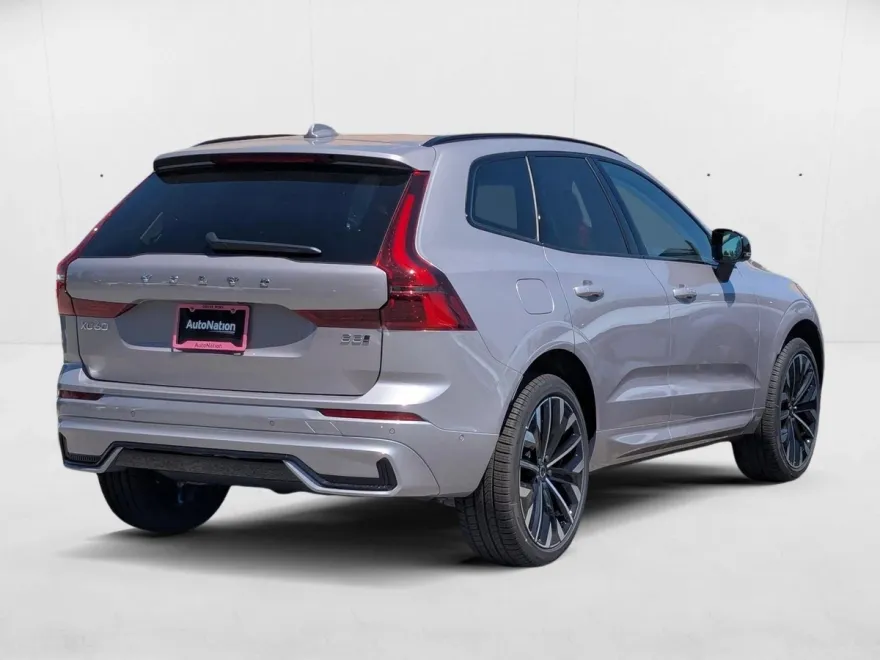 2026 Volvo XC60 photo 1