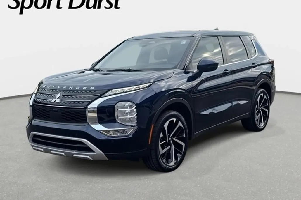 2023 Mitsubishi Outlander SE photo 1