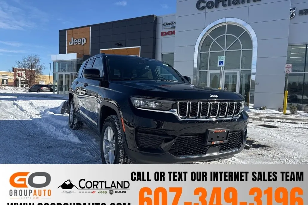 2025 Jeep Grand Cherokee Laredo photo 1