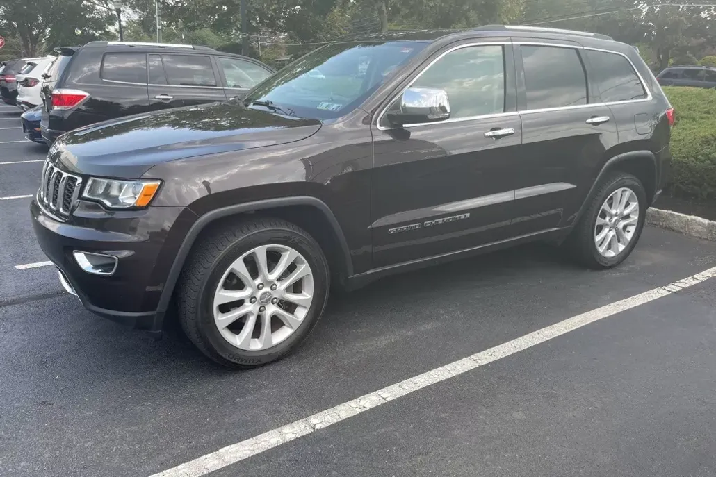 2017 Jeep Grand Cherokee Limited photo 1