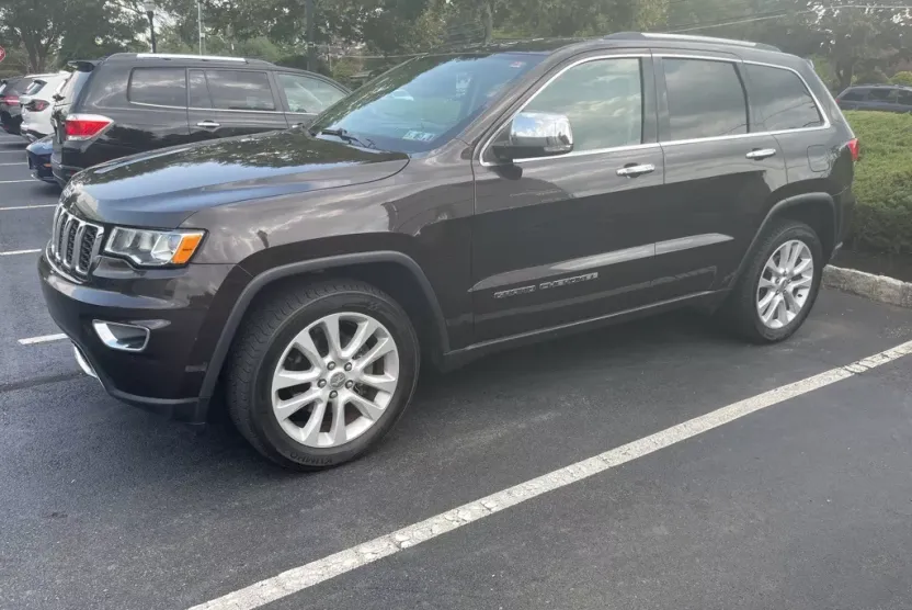 2017 Jeep Grand Cherokee Limited photo 1