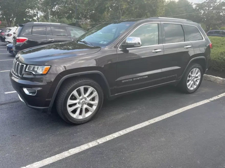2017 Jeep Grand Cherokee Limited photo 1