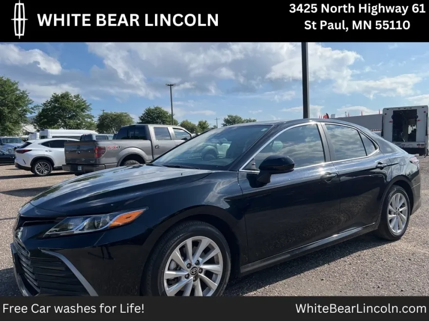 2024 Toyota Camry LE photo 1