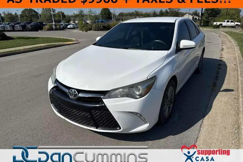 2015 Toyota Camry XLE photo 1