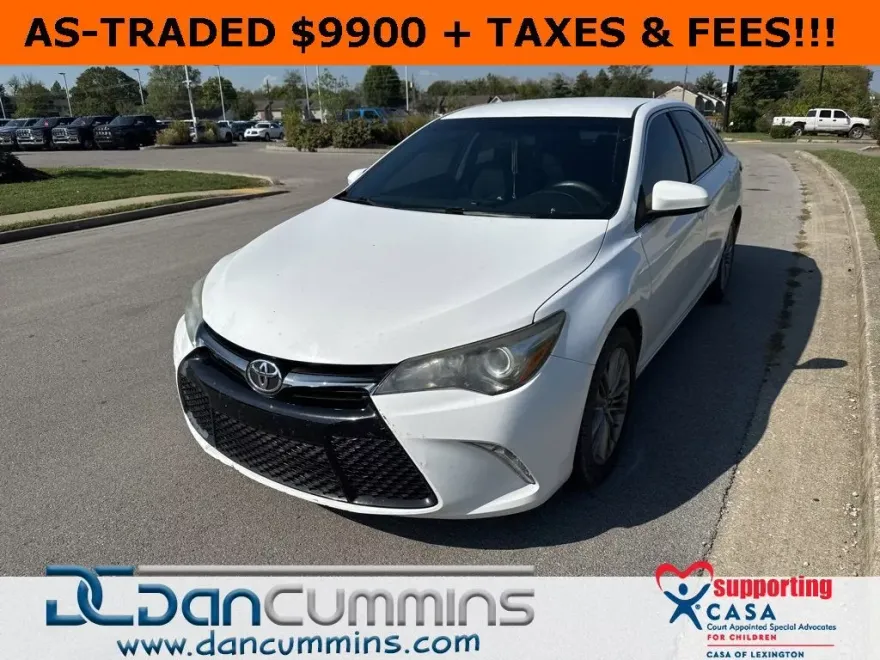 2015 Toyota Camry XLE photo 1