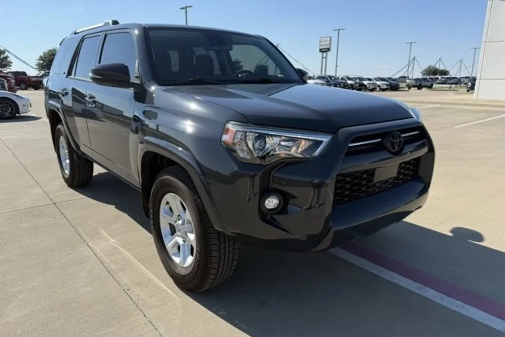 2024 Toyota 4Runner SR5 Premium photo 1