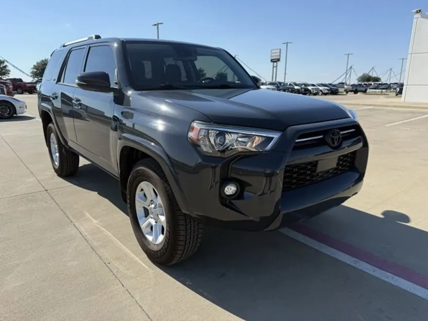 2024 Toyota 4Runner SR5 Premium photo 1