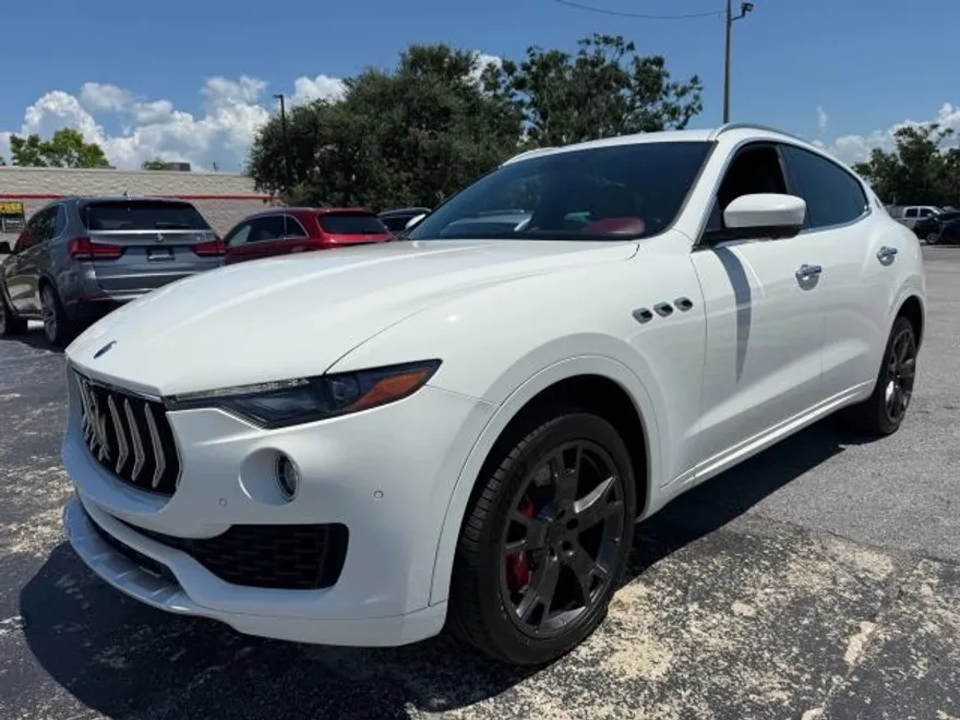 2017 Maserati Levante photo 1