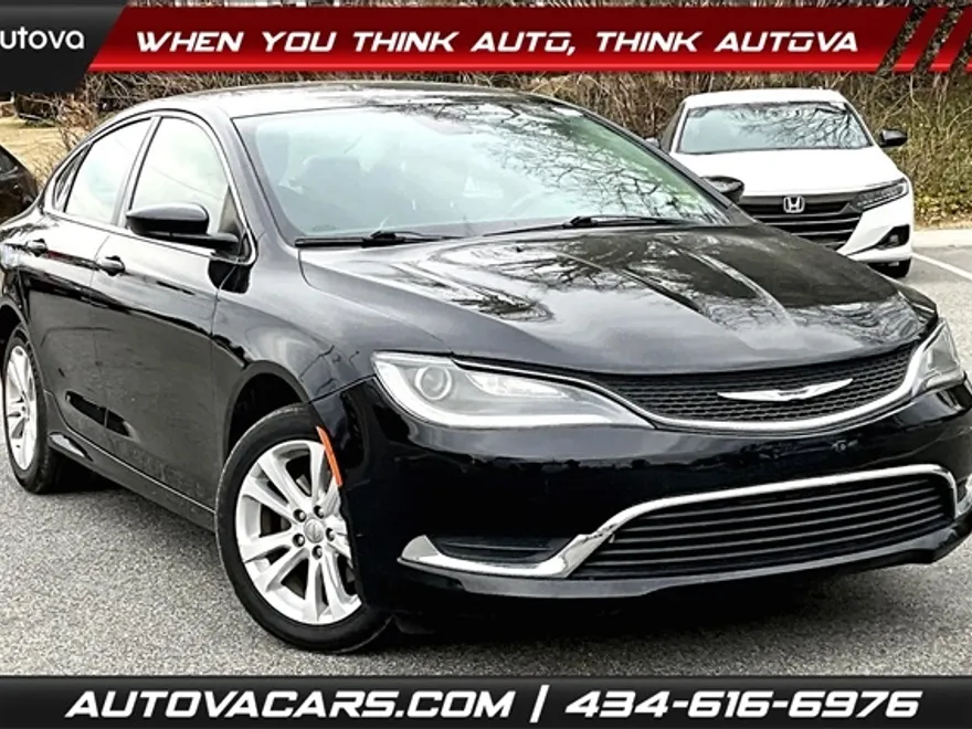 2017 Chrysler 200 Limited photo 1