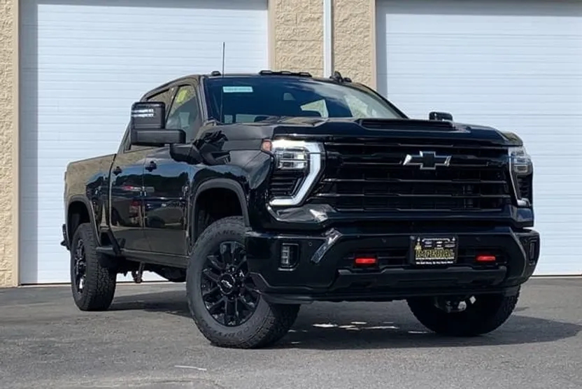 2025 Chevrolet Silverado 2500HD LTZ photo 1